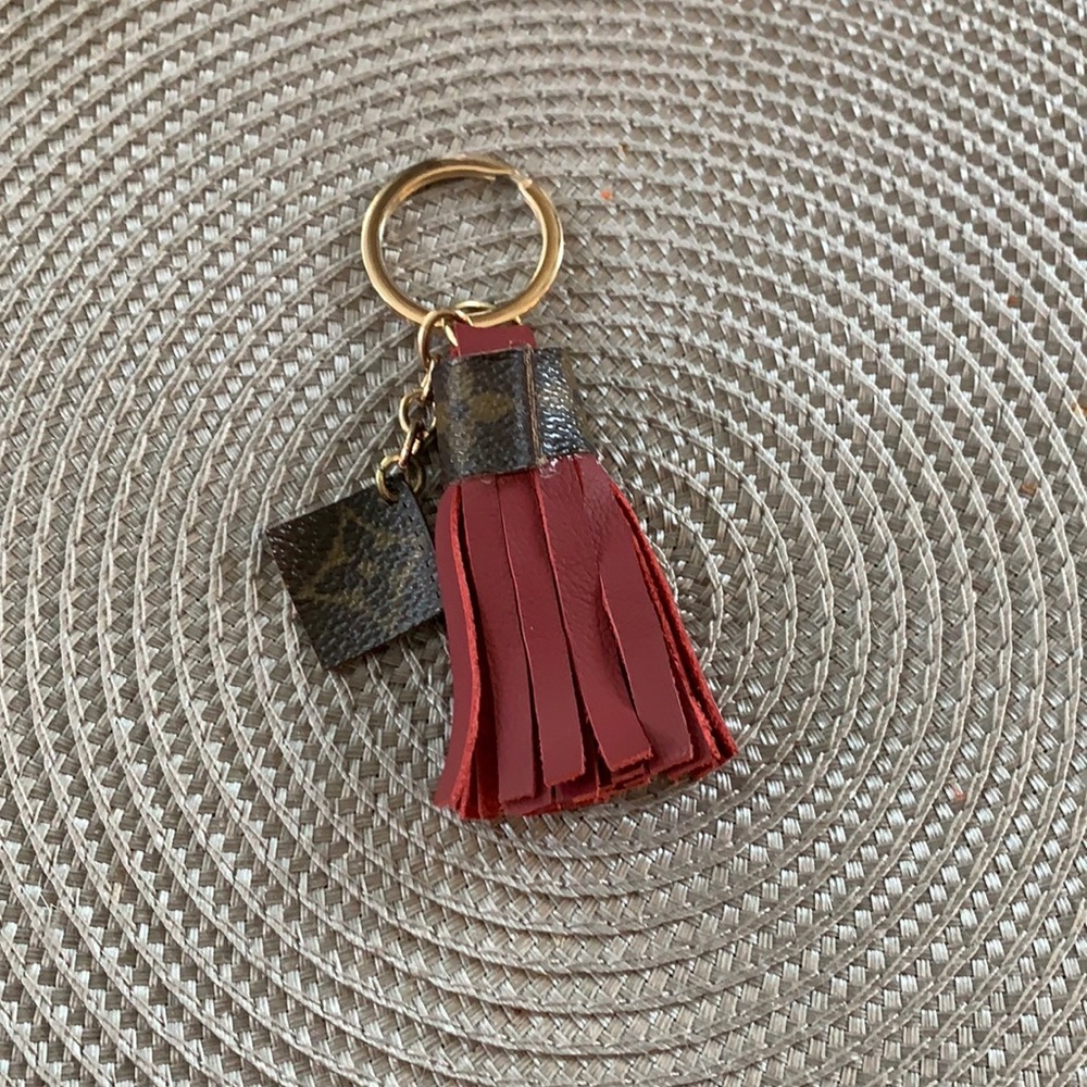 Louis Vuitton tassel ✨